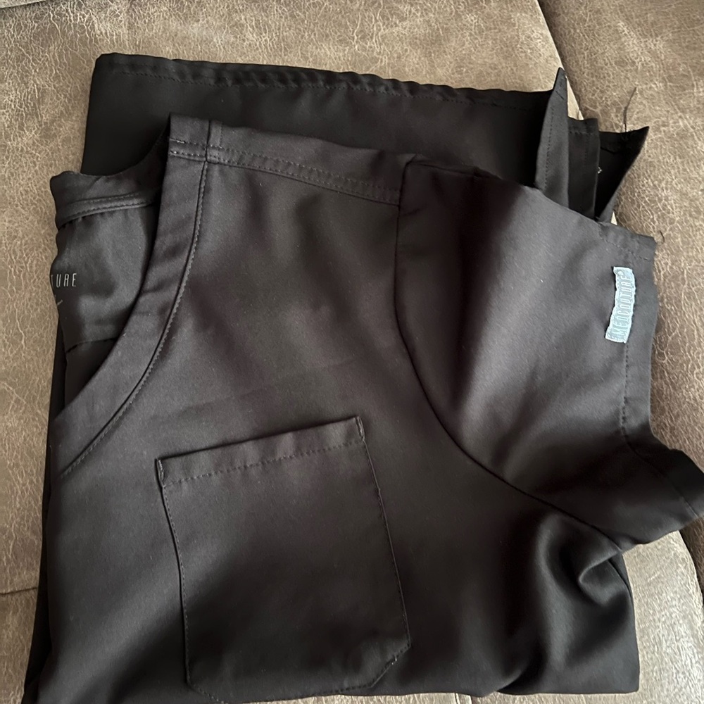 Med couture scrub top Insight